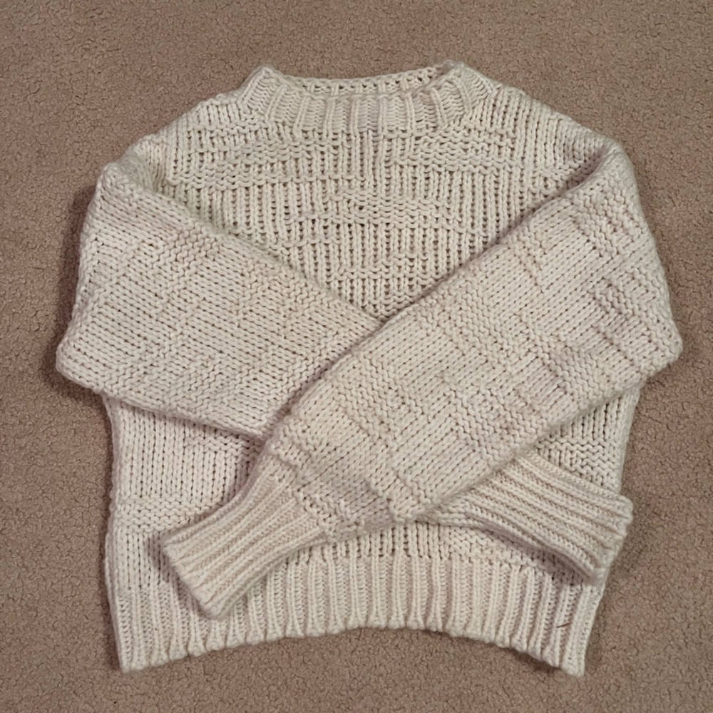 TOPSHOP cream cropped cozy sweater size XS